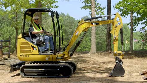 operating mini excavator video